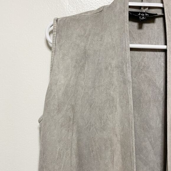 Joh Gray Faux Suede Vest with Cutout Design Hem - Picture 3 of 7
